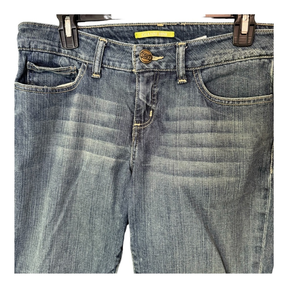Gianni Bini Mid Rise Straight Leg Jeans Medium Wash. Size 30 (30x30) - Picture 4 of 12